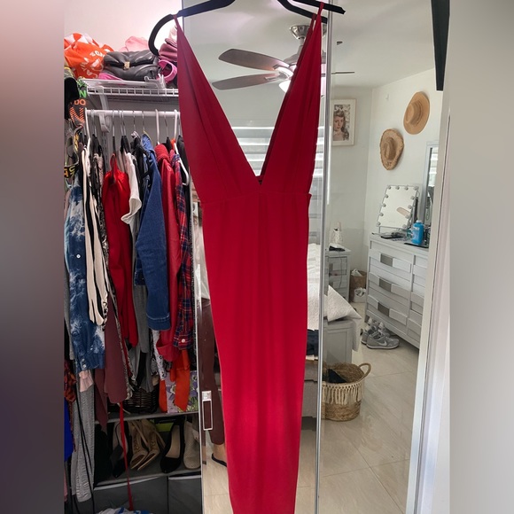 Red dress. Mid length dress in great conditions, wore only once. - Picture 3 of 6